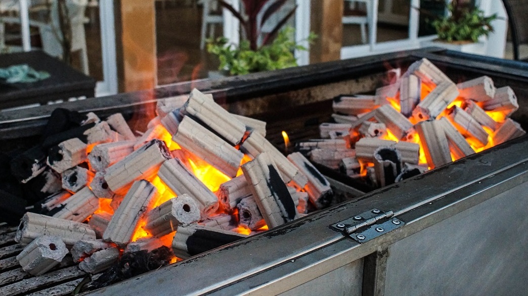 Vzniklo palivo výkonnější než uhlí. Vyrábí ho každá rodina