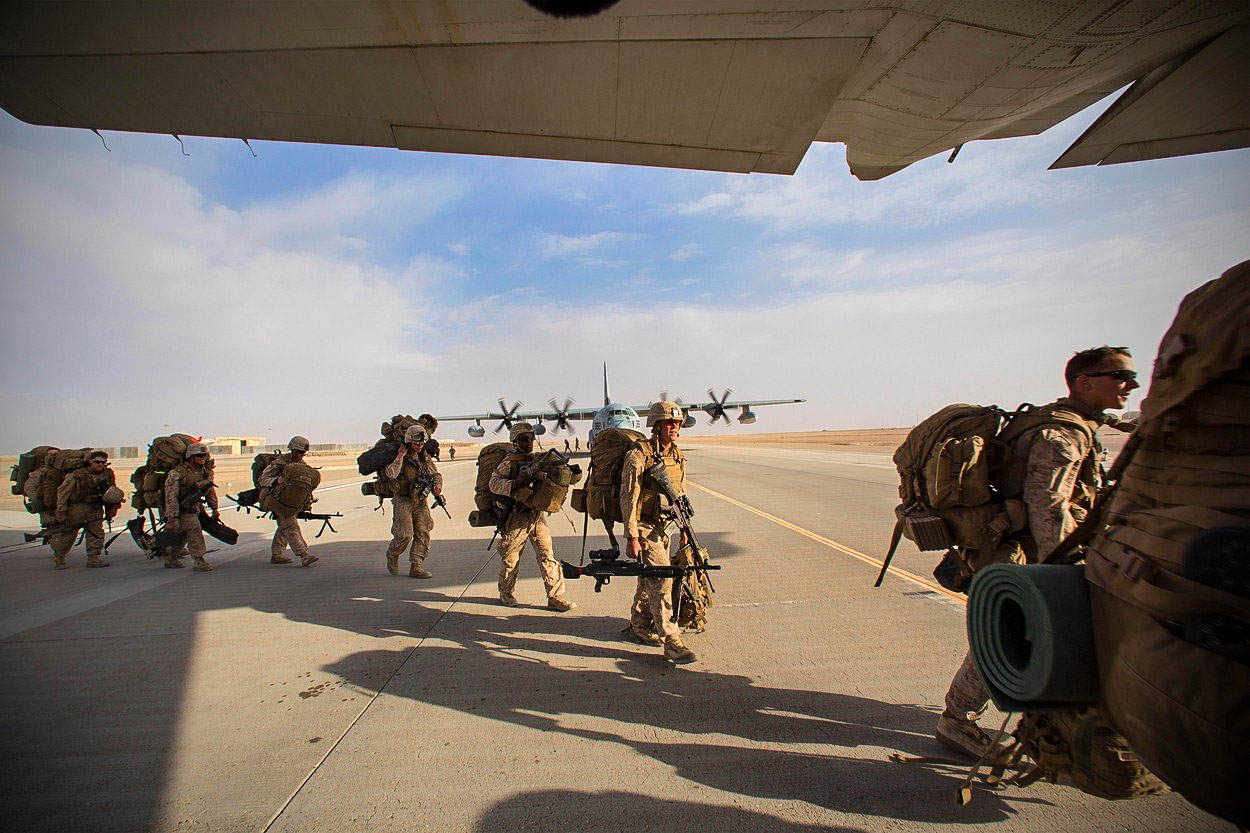 Trump se řítí do afghánského průšvihu. Zatáhne do něj i Čechy?