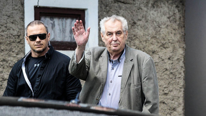 Hlavou státu bez vynaložené koruny aneb Jak poznat prezidentskou kampaň