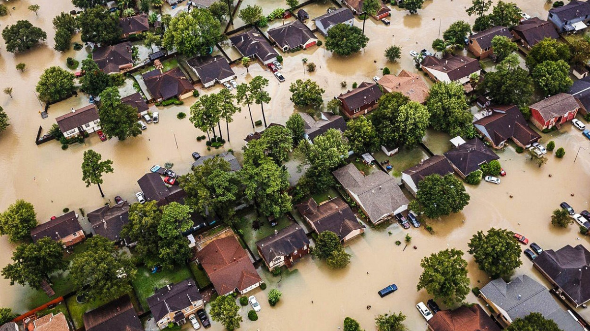 Bouře Harvey zpustošila Texas, obětí už jsou desítky