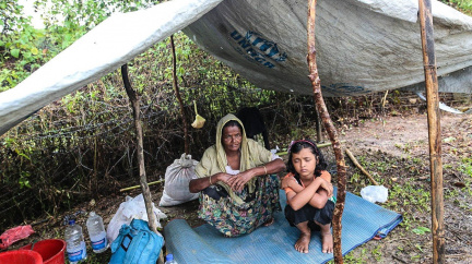 Násilí vyhnalo z Barmy desetitisíce Rohingů. Živoří v 'zemi nikoho'