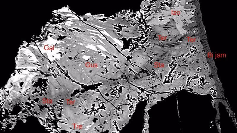 Čeští vědci našli nový minerál, prosadili neobvyklé jméno
