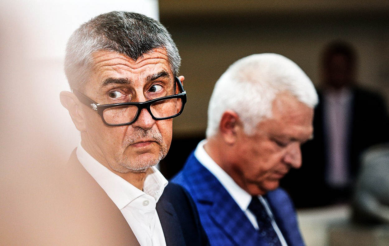 Právníci, které si najali Babiš s Faltýnkem: bratři Bartončíkovi se politicky citlivých kauz nebojí
