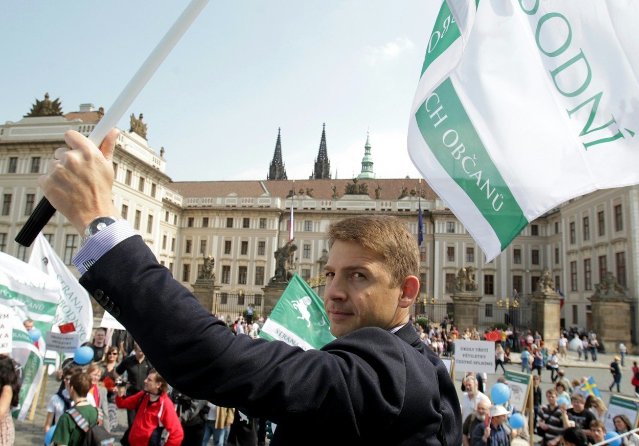 Škrtací mánie Svobodných: Jak být přijatelní a nebýt druhou ODS?