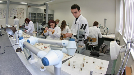 Aktualizováno: Máme peníze pro vysoké školy, hlásí Pilný. Ministerstva sáhla do rezerv