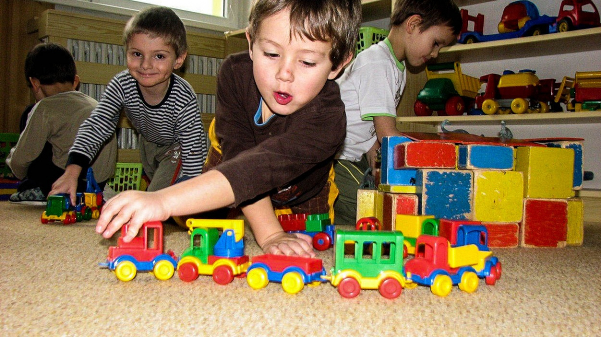 Vláda schválila koncepci rodinné politiky. Lidovce pobuřuje