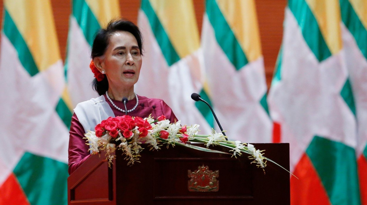 Su Ťij slibuje Rohingům návrat.  'Strká hlavu do písku,' tvrdí kritici