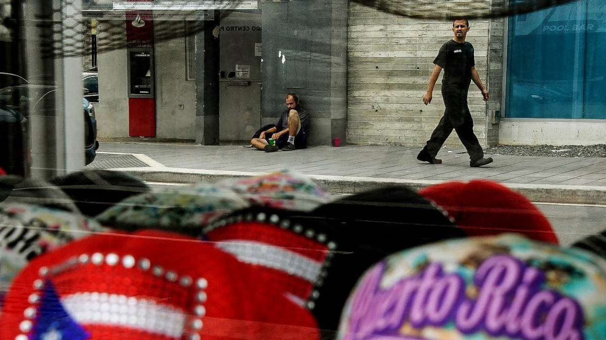 Proč bankéři míří na zkrachovalý ostrov, ze kterého utíkají lidé