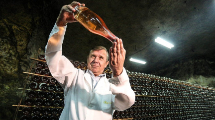 Jejich výrobu nařídil Stalin, teď luxusní bublinky zrají u frontové linie