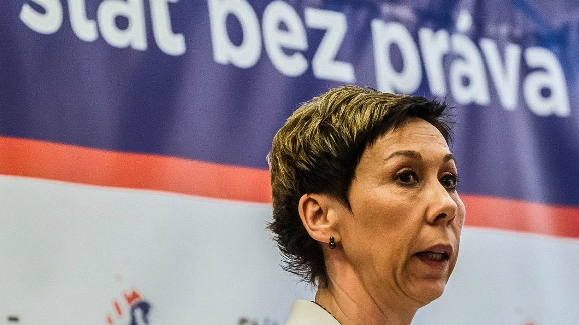 Šéfka exekutorů dostala pokutu za nezákonnou vazbu na realitní kancelář