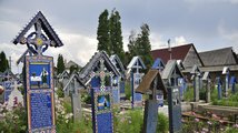 Veselý hřbitov v rumunské vesnici Sapanta