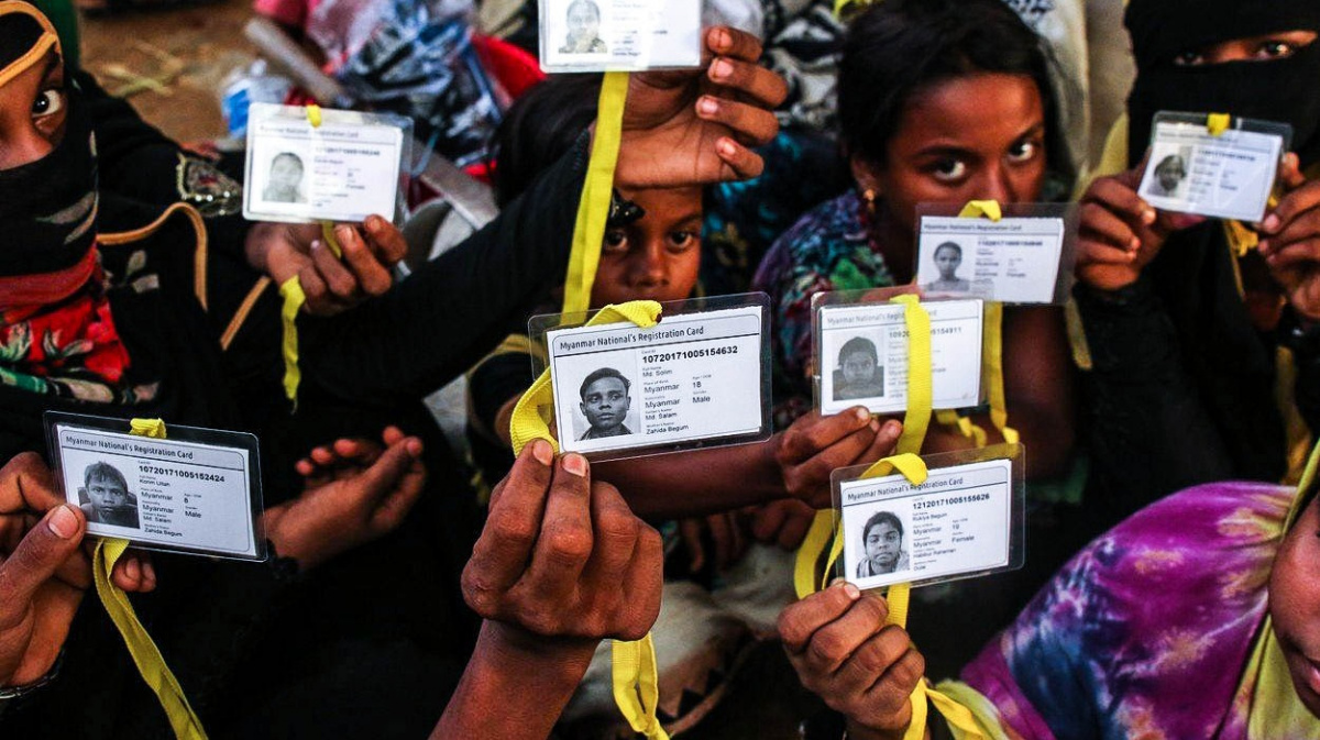 První občanku získal ve třiceti. Doma byl cizincem žijícím pod hrozbou smrti