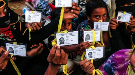 První občanku získal ve třiceti. Doma byl cizincem žijícím pod hrozbou smrti