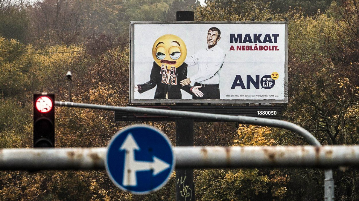 Zamračení smajlíci blábolí. A Babiš jakbysmet