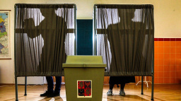 Aktualizováno: Okamurův triumfální návrat a historický krok pro Piráty. Vyhrává ANO