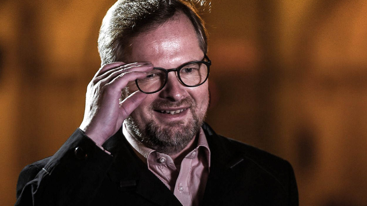 ANO a ODS se přou o šéfa sněmovny. Koho potopí Piráti?