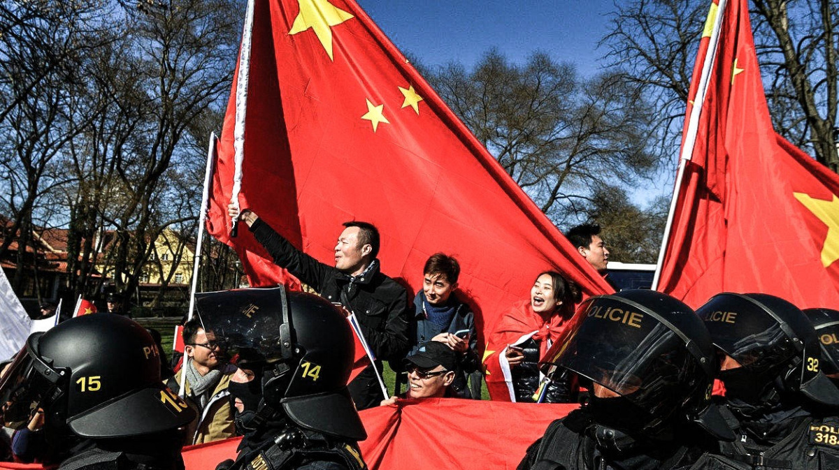 Čínští špióni jsou v Česku agresivnější, ruští zase aktivnější, varuje BIS