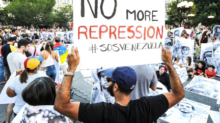 Brusel ocenil venezuelské demokraty, poslanci protestovali