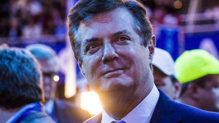 Aktualizováno: FBI obvinila šéfa Trumpovy volební kampaně, další člen týmu se přiznal