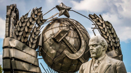 Sto let od VŘSR: Do historie raději moc nešťourat