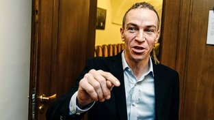 Piráti navrhli, ať vedení výborů připadne opozici
