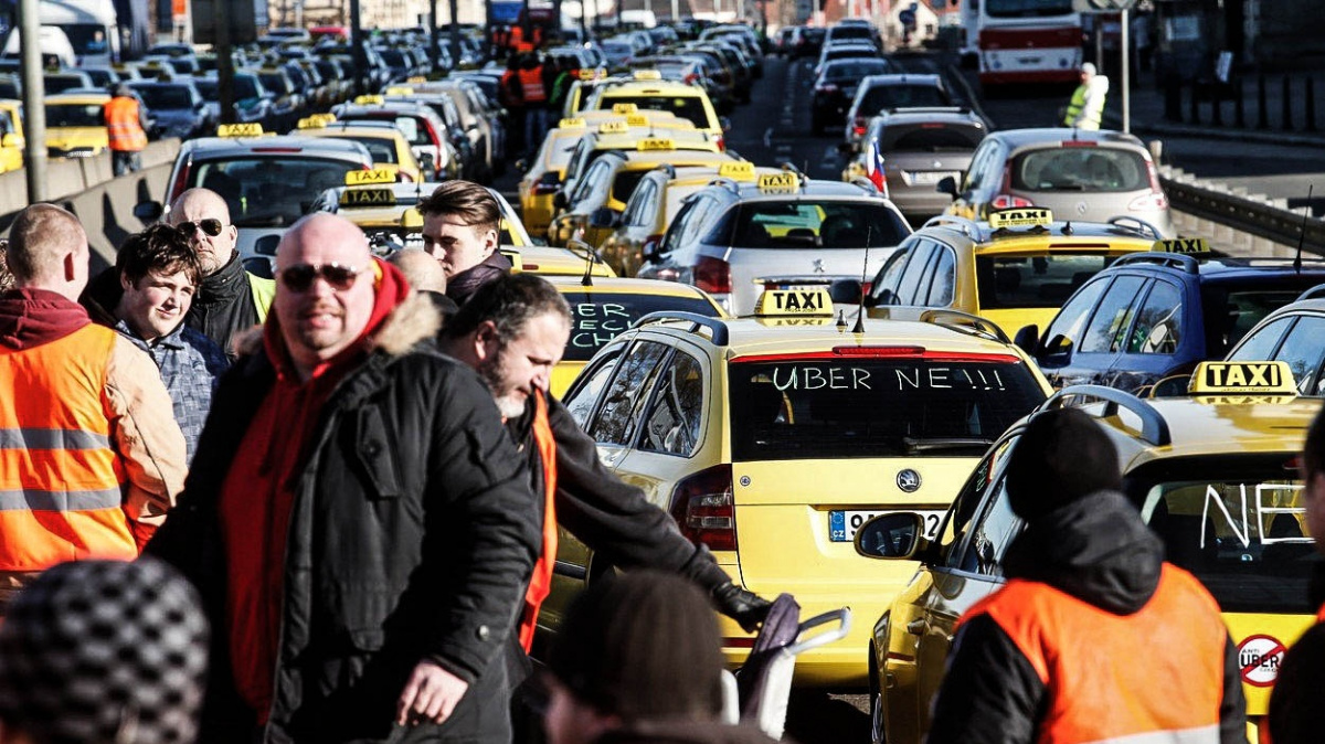 Taxikáři zase zablokují ulice, Krnáčová jim nedokázala domluvit