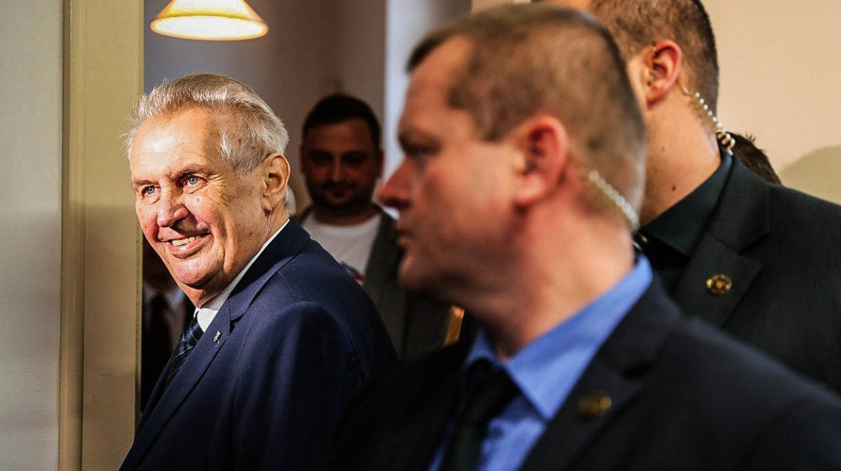 Zeman míří do Ruska ve velkém stylu. V plánu je obří delegace i oběd s Gorbačovem