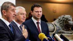 Aktualizováno: Šéfem sněmovny je Vondráček, Demokratický blok nehlasoval