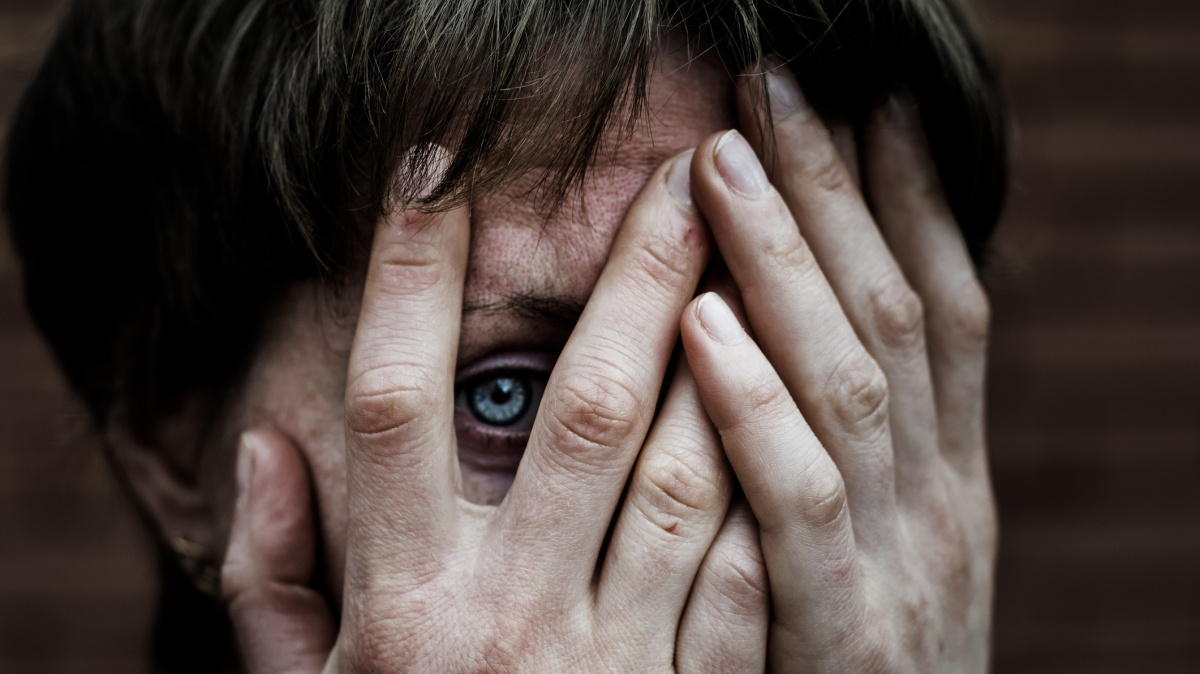 Proč jsou Češi shovívaví k sexuálním násilníkům?