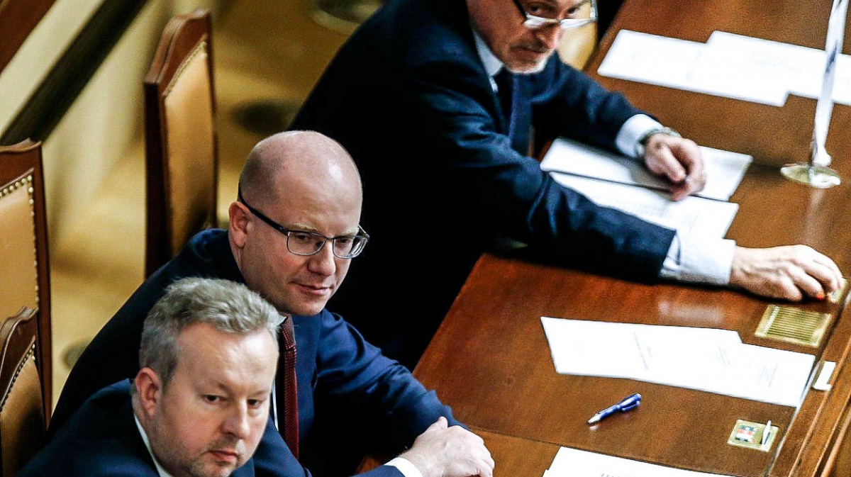 Definitivní konec Sobotkovy vlády: Jeho kabinet schválil demisi