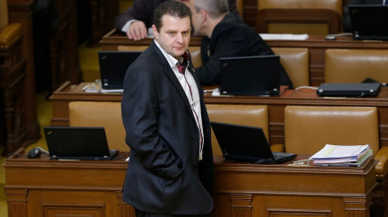 Aktualizováno: Boj o Ondráčka: Nominaci nestáhneme, hlásí komunisté; ANO rozhodne za týden