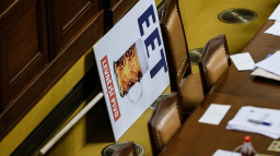 Komentář: Proč chtěli soudci stisknout jaderný knoflík a EET pohřbít