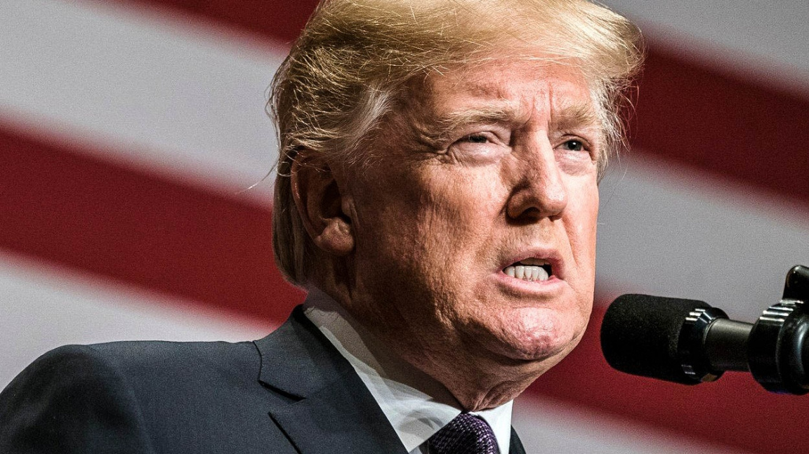 Čína nás okrádá, Rusové manipulují, hlásí Trump