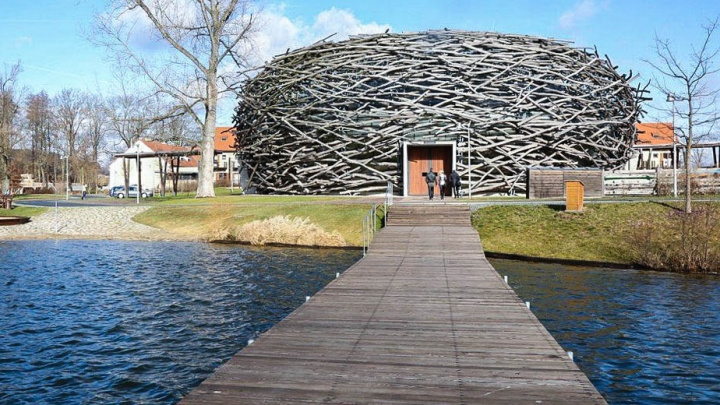 Brusel: Česko vyjmulo Čapí hnízdo z projektů placených unií