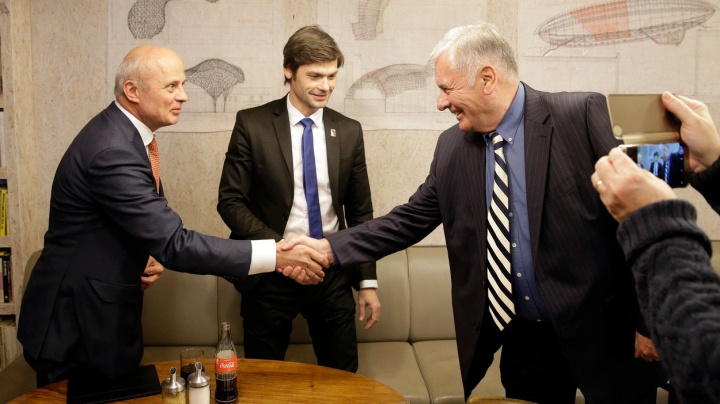 Jste příliš upovídaní, kárají ústavní soudci kolegy z Nejvyššího správního soudu