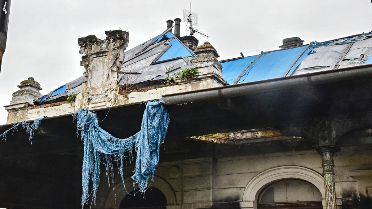 Smutné osudy opuštěných prázdných domů v Česku