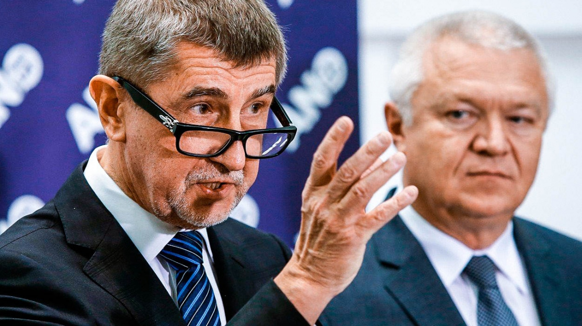 Jednání imunitního výboru: Babiš a Faltýnek mají odklad, Němcová práskla dveřmi