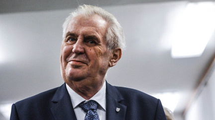 Aktualizováno: Faul: Příznivci Zemana útočí na Drahoše inzerátem o migraci