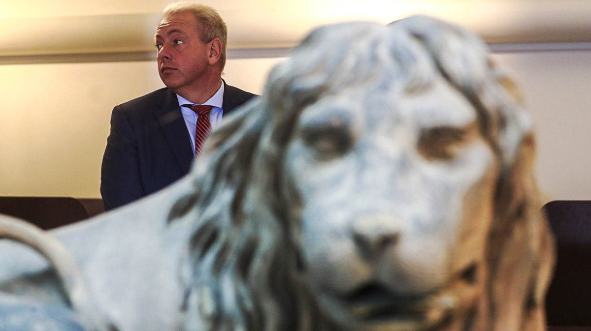 ČSSD hledá záchranný kruh a pokukuje směrem k Hradu