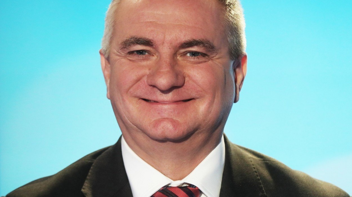 Nejvyšší stupeň prověrky pro kancléře je zbytečnost, rozhodla vláda