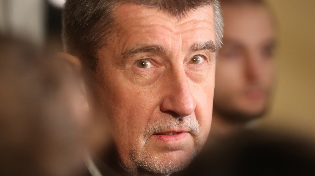 Zeman přijal demisi Babišovy vlády a nároky pustil k vodě