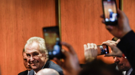 Zeman přitáhl k urně nevoliče, hlásí průzkum. Zájem sázkařů trhl rekord