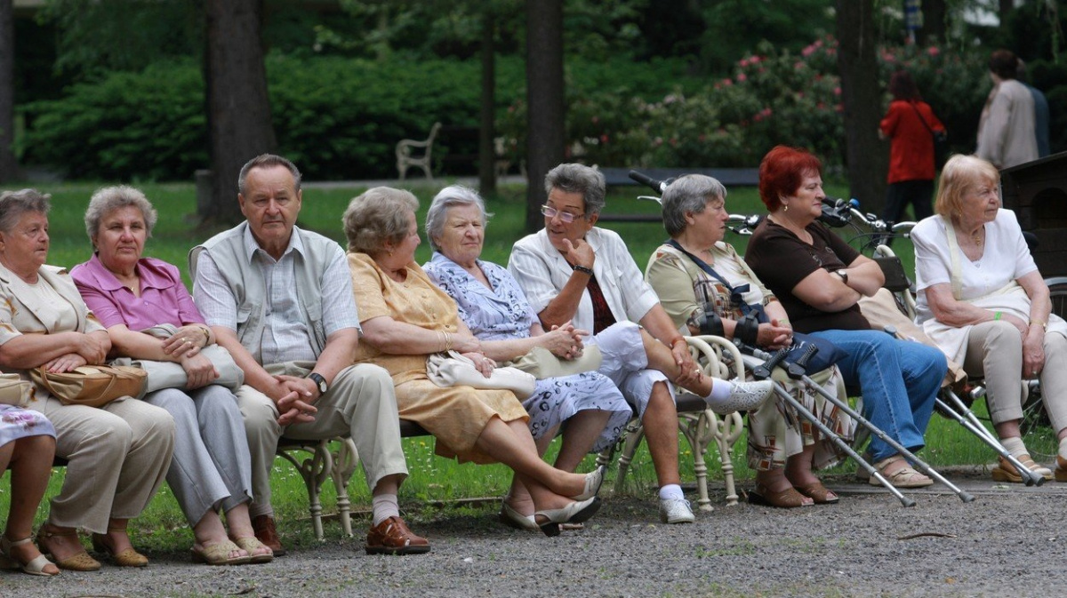 Kdo v Česku bere dávky na bydlení? Nejčastěji důchodkyně a lidé z Prahy