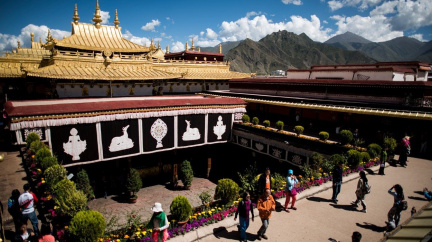 Čína mlčí o požáru v 'srdci' tibetského buddhismu – co se opravdu stalo v chrámu Džokhang?
