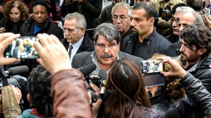 Aktualizováno: Dojde na výměnu exšéfa syrských Kurdů za Čechy vězněné v Turecku?