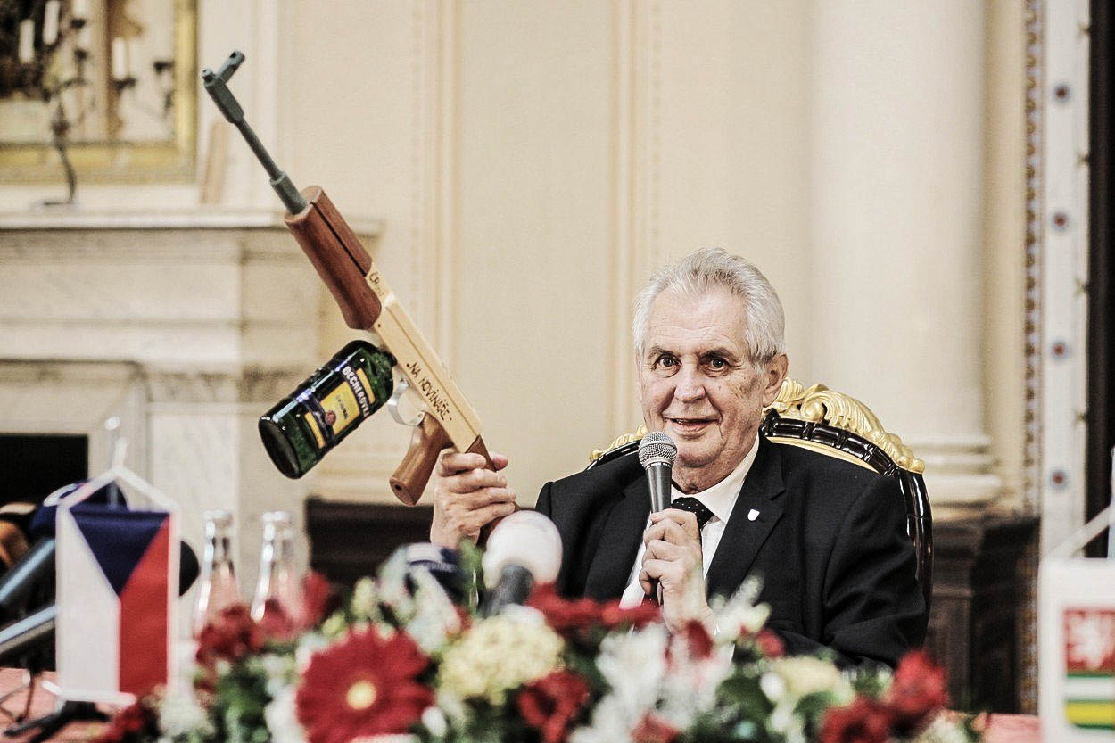 Fandí snad Miloš Zeman likvidaci novinářů?