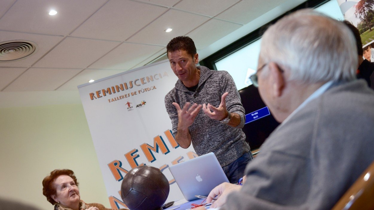 Fotbalové hvězdy zachraňují dementní staříky