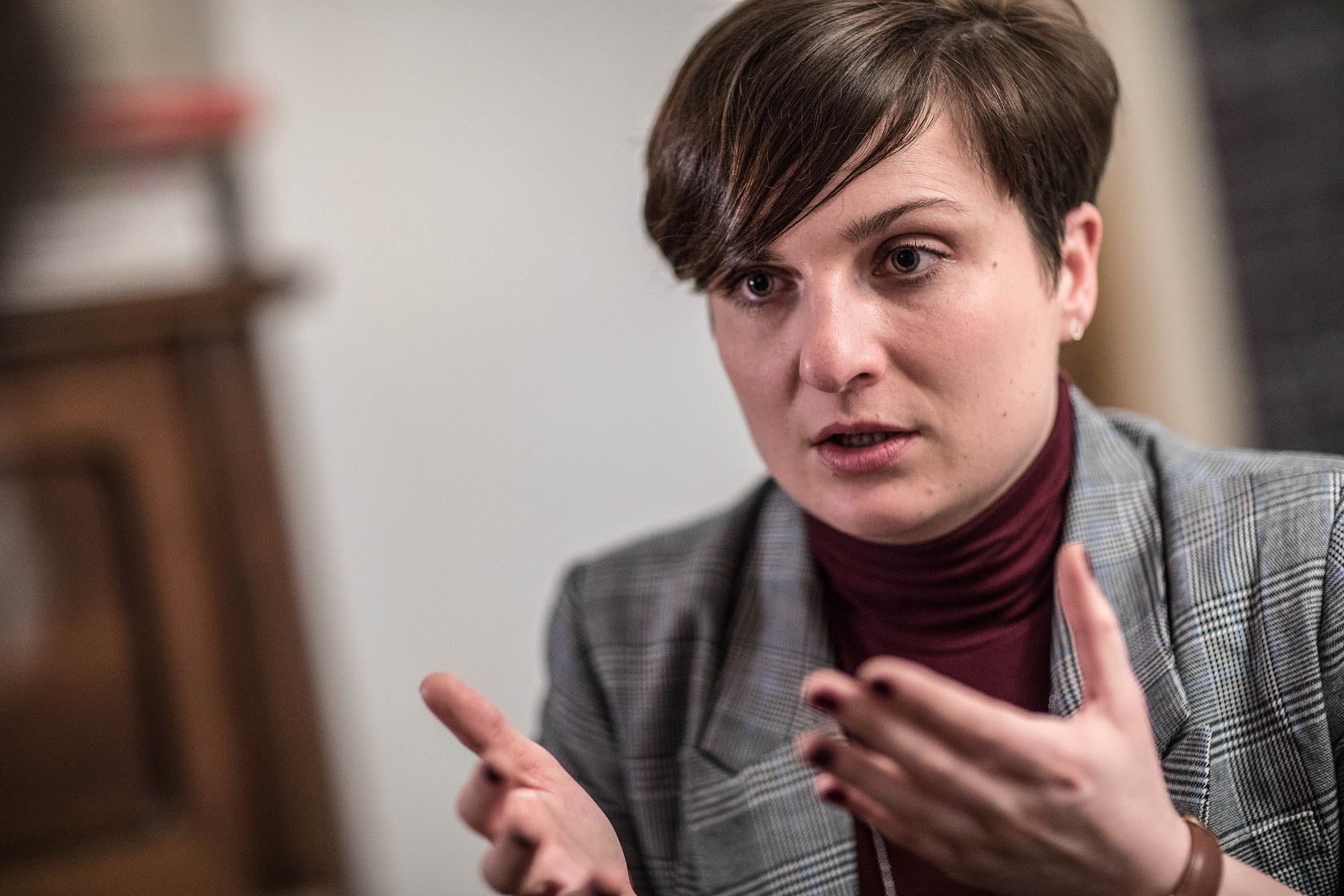 Polovina lidí bez práce? Můžeme zkrátit pracovní dobu, navrhuje politoložka