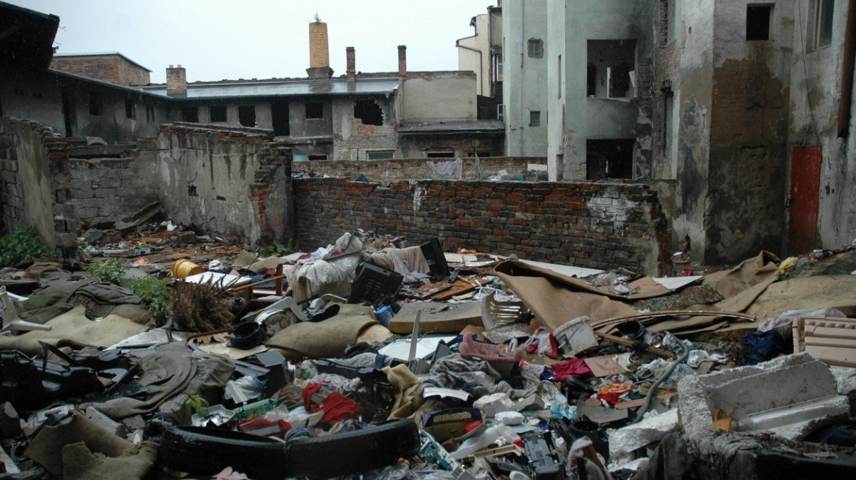 Stát v boji proti ghettům utratil miliardy. Přesto vznikají další