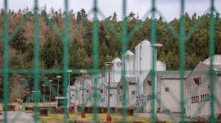 Stát přebírá vepřín v Letech. Do dvou týdnů musí zaplatit 360 milionů